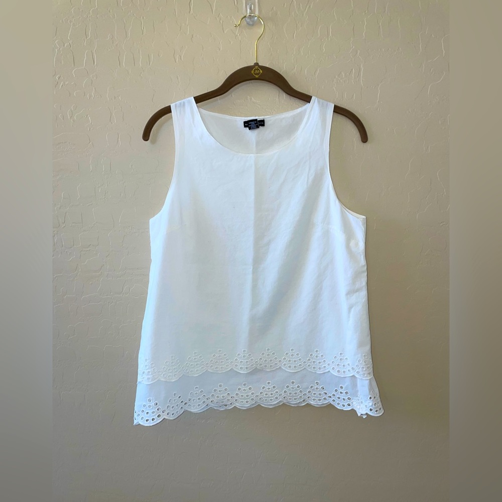 Mercer & Madison White Cotton Sleeveless Layered Top Eyelet Scallops Medium